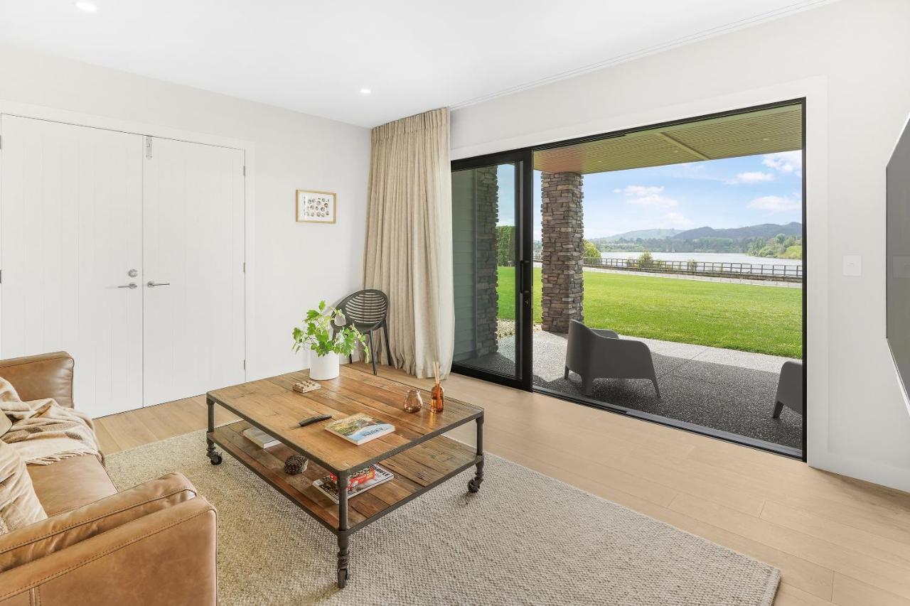 Lakeside Karapiro Downstairs Apartment Кеймбридж Екстериор снимка