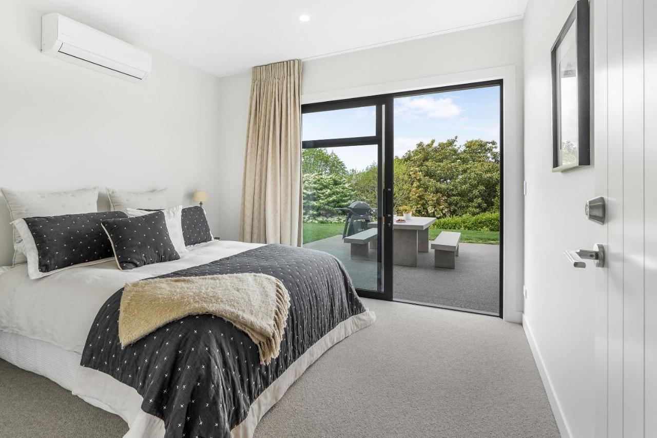 Lakeside Karapiro Downstairs Apartment Кеймбридж Екстериор снимка