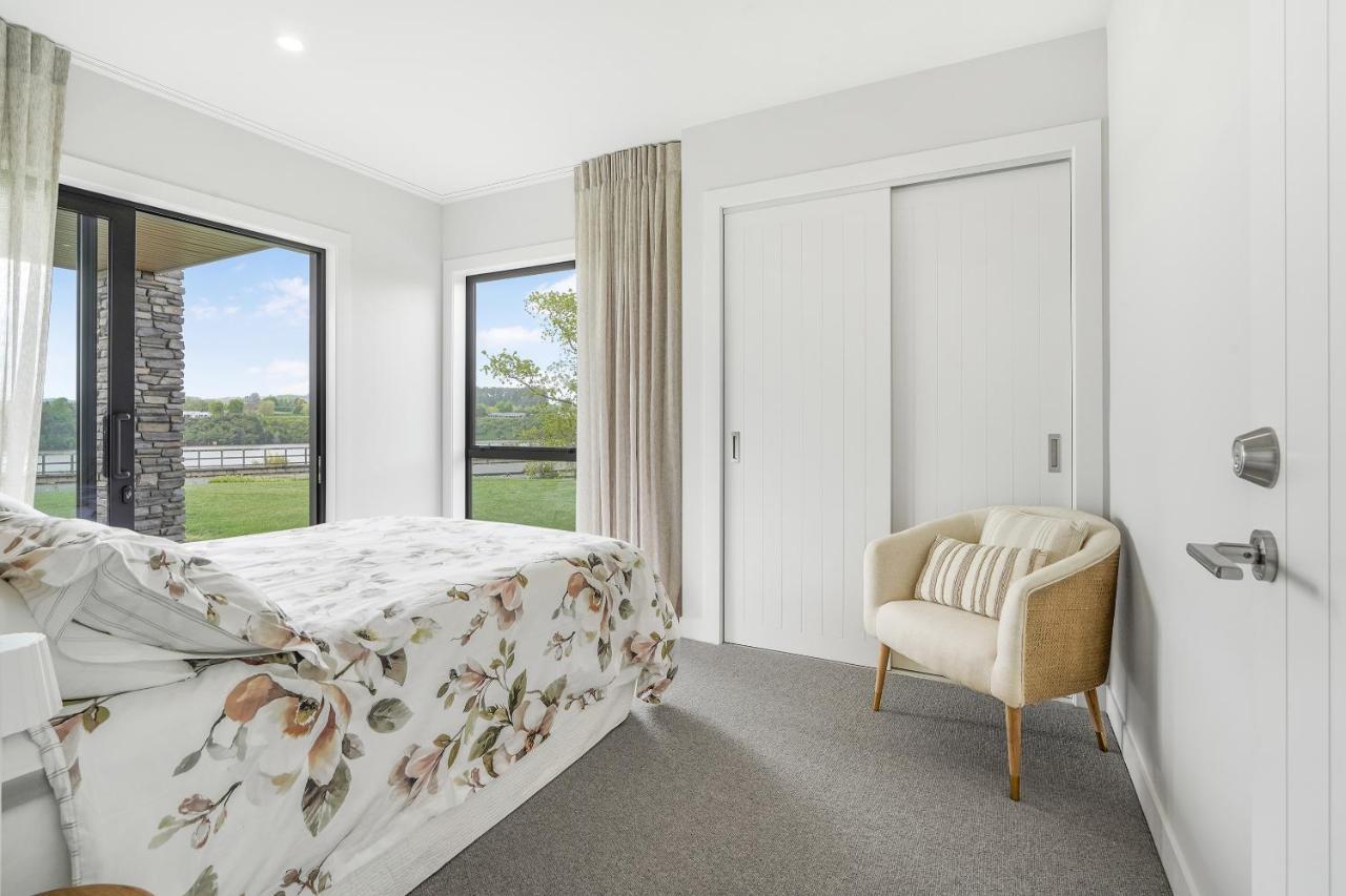 Lakeside Karapiro Downstairs Apartment Кеймбридж Екстериор снимка
