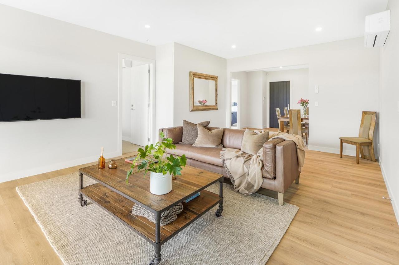 Lakeside Karapiro Downstairs Apartment Кеймбридж Екстериор снимка