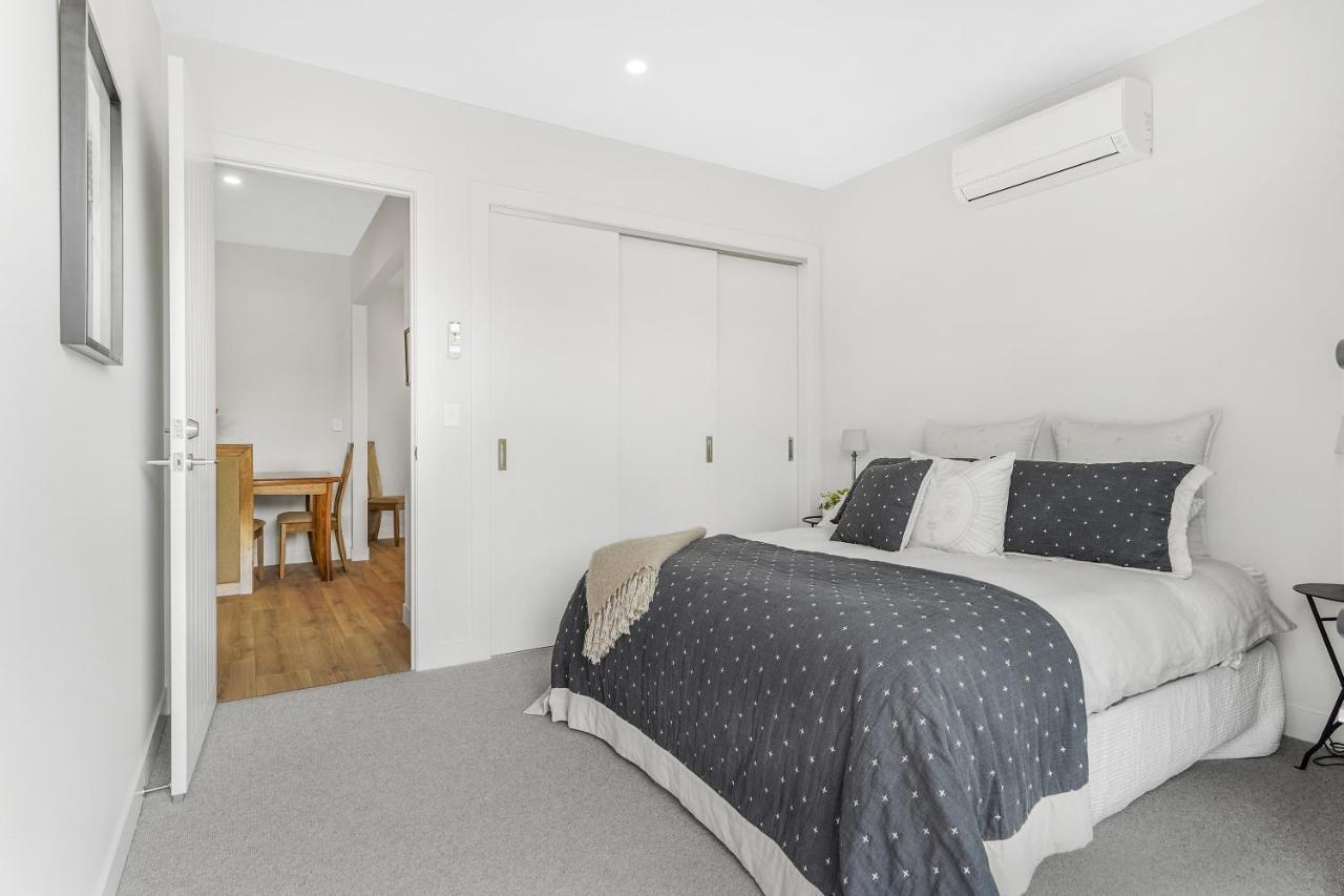 Lakeside Karapiro Downstairs Apartment Кеймбридж Екстериор снимка