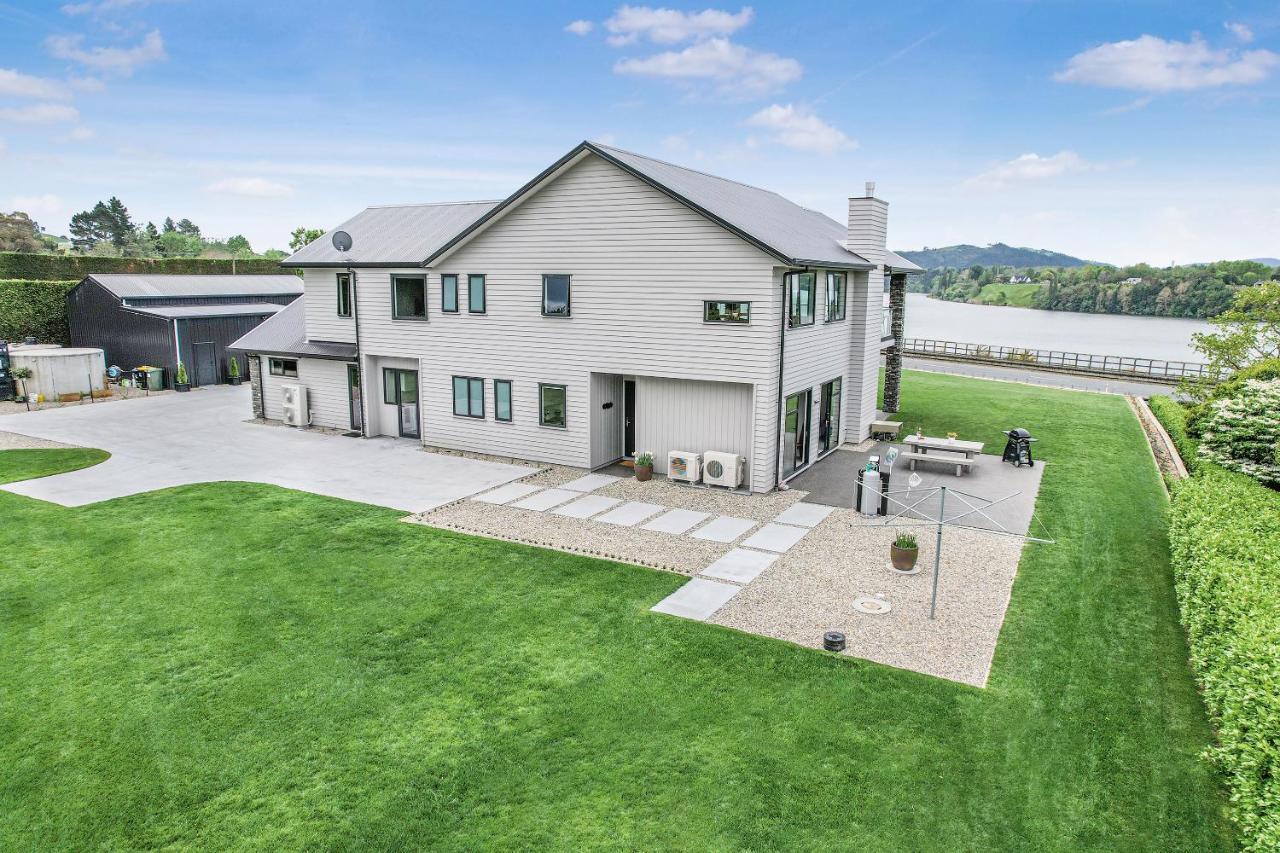 Lakeside Karapiro Downstairs Apartment Кеймбридж Екстериор снимка